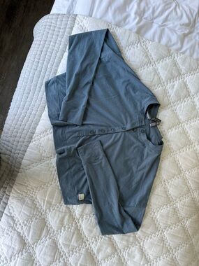 Vuori Long Sleeve Button-Front Top in Slate Blue